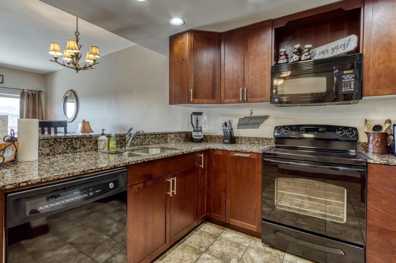 Gorgeous 2Bd 2Bth Condo With Mountain Views Pool Hot Tub Game Room Close To Parkway بيدجن فورج المظهر الخارجي الصورة